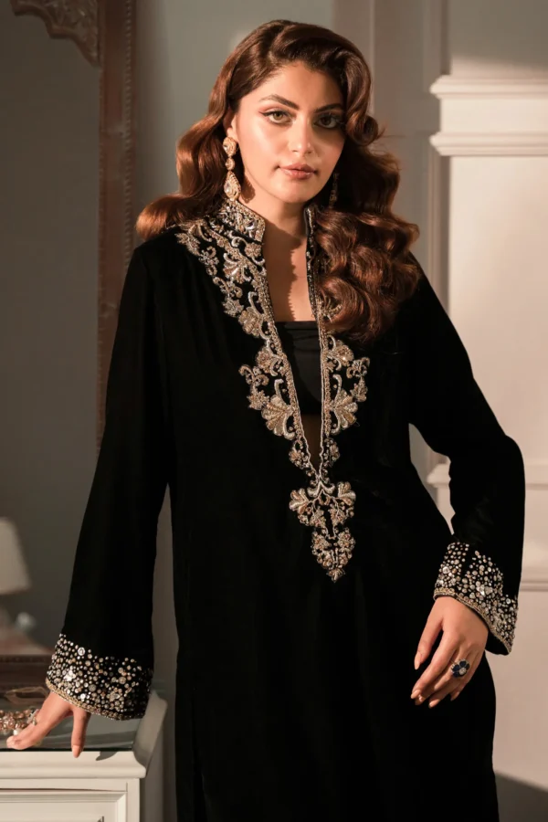 TIMELESS BLACK VELVET