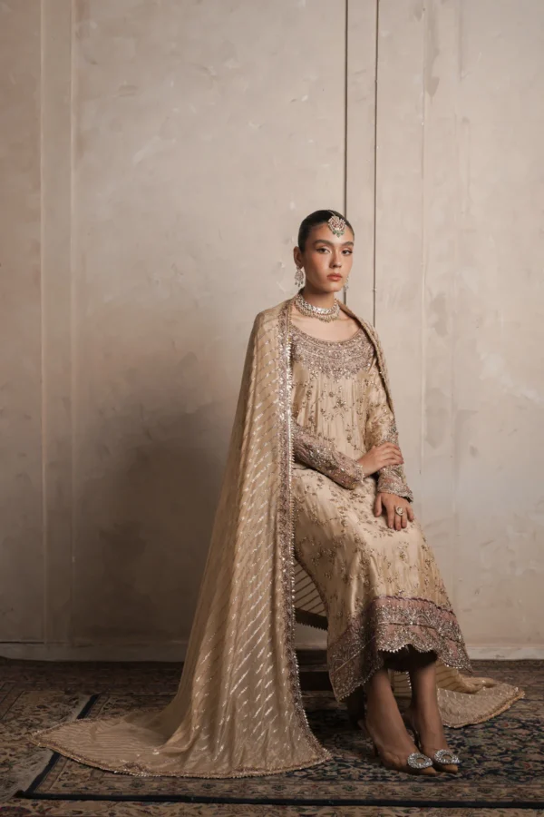 THE CLASSIC BEIGE - Image 3