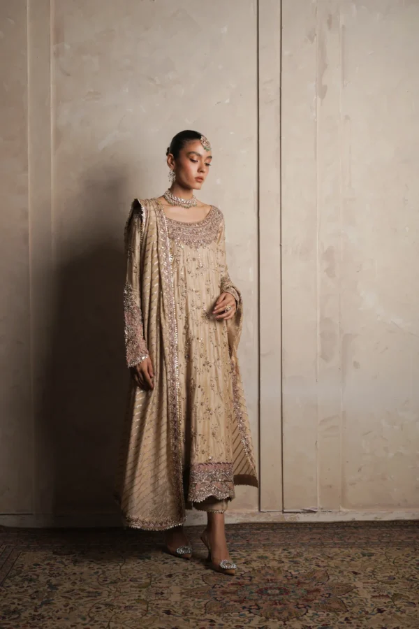 THE CLASSIC BEIGE - Image 4