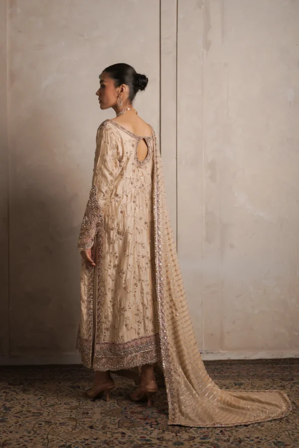 THE CLASSIC BEIGE - Image 2