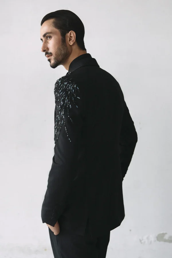 'NOIR' PEAK LAPEL SUIT - Image 5